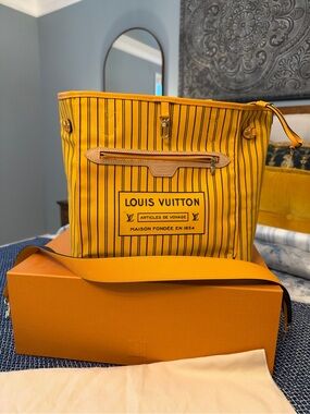 Louis Vuitton Neverfull Bandoulière Inside Out MM tote